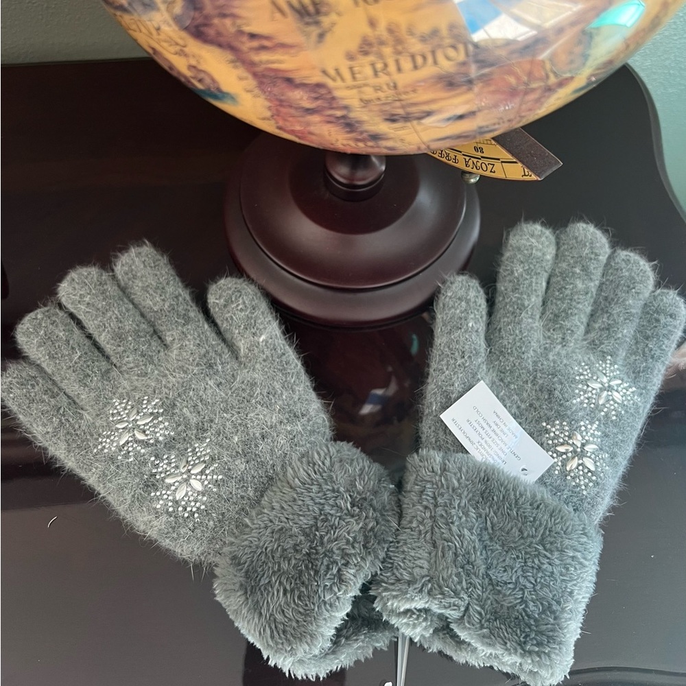Women’s Grey Gloves
